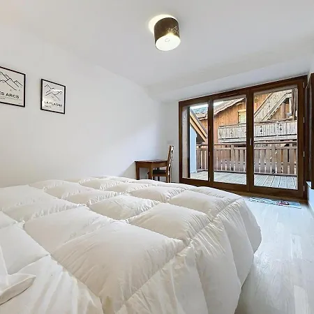 New Duplex 147 M Modern, Spacious 13 People Apartment *