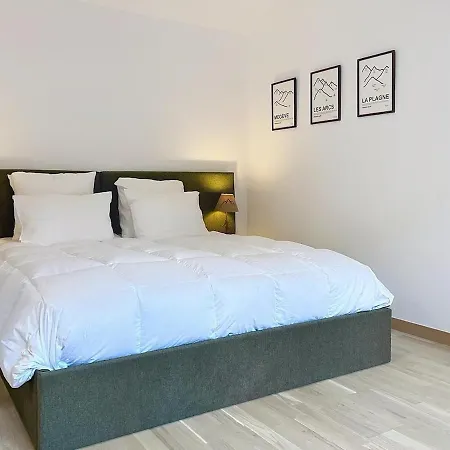 New Duplex 147 M Modern, Spacious 13 People Apartment